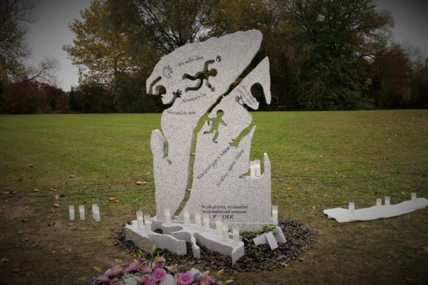 Gedenkfeier zum 5-jährigen Bestehen der Gedenkstätte für getötete, misshandelte, missbrauchte und vermisste Kinder in Gersthofen